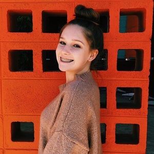 Meet your Posher, Addy